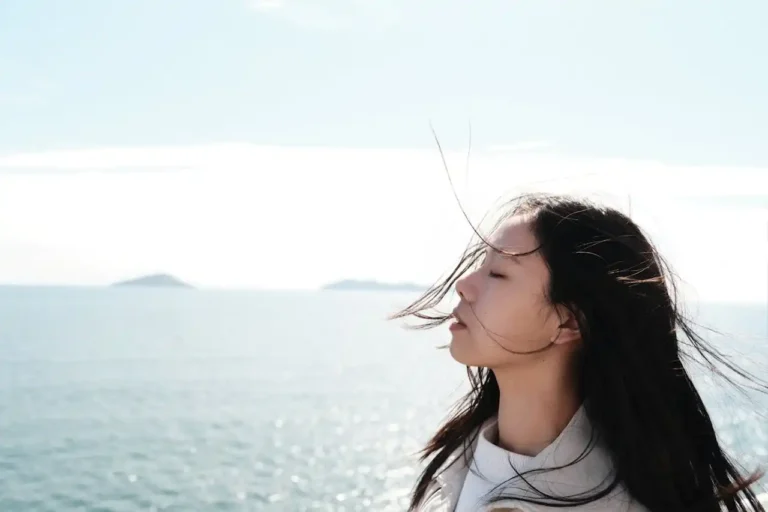 How to Air-Dry Your Hair Without the Frizz