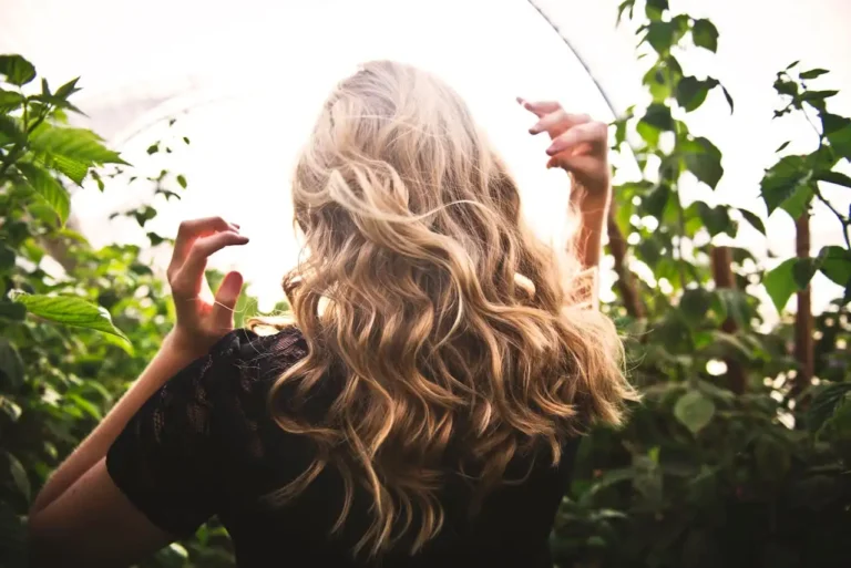 How to Curl Your Hair Without Heat (Step-by-Step)