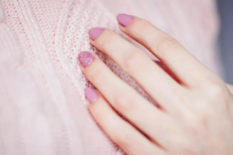 Signs Your Nails Need a Break From Polish