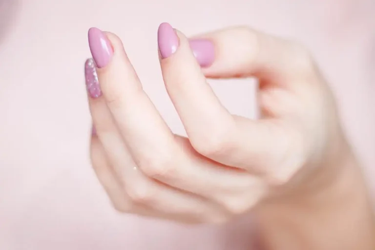 How to Grow Stronger Nails Naturally